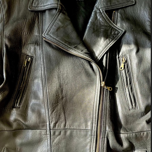 Vintage Black Leather Motorcycle Jacket - Picture 4 of 9